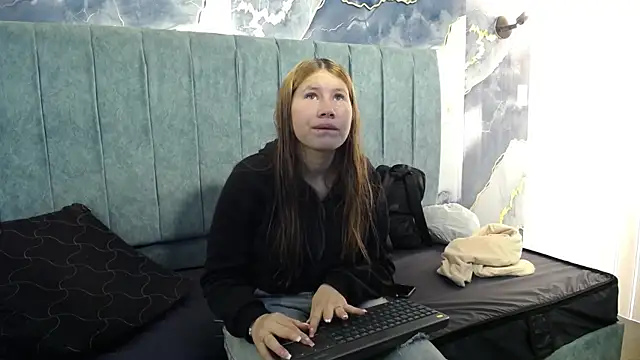 Snapshot of Olivia11_ chatting on 10/02/25, 12:34 Olivia11  online show from 10/02/25, 12:34