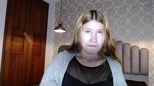 Snapshot of Olivia11_ chatting on 10/05/25, 11:30 Olivia11  online show from 10/05/25, 11:30