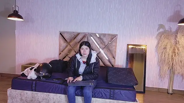 Olivia11  online show from 04/22/26, 12:35