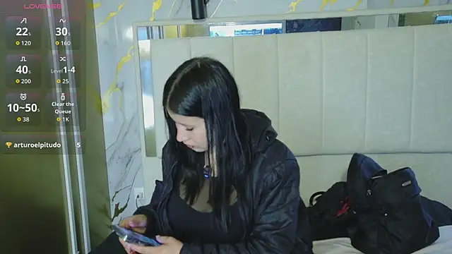 Snapshot of Olivia11_ chatting on 05/02/26, 12:32 Olivia11 online show from 05/02/26, 12:32