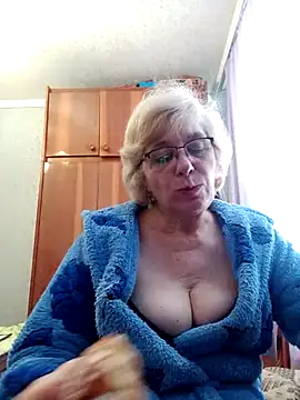 52MiaLove02 online show from 04/18/26, 11:47