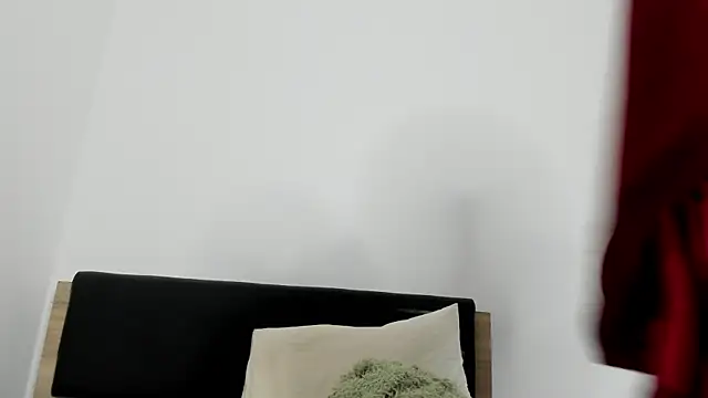 Soyun Mia online show from 12/04/25, 08:28