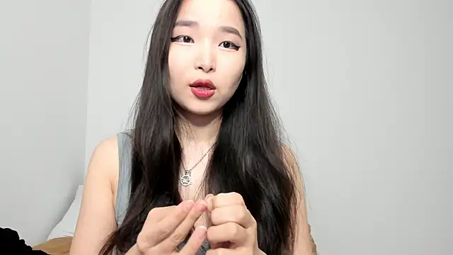 Soyun Mia online show from 04/14/26, 01:39