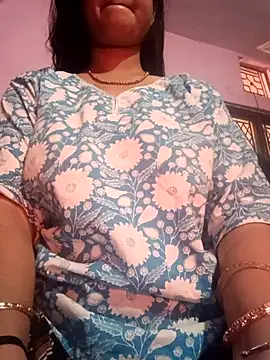 Snapshot of priya-kumari22 chatting on 12/18/25, 12:49 priya-kumari22 online show from 12/18/25, 12:49