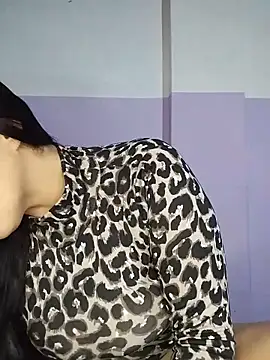 Snapshot of kariciasecreta chatting on 05/20/26, 02:18 kariciasecreta online show from 05/20/26, 02:18