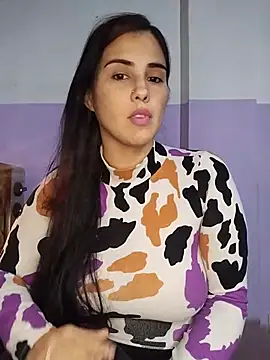 Snapshot of kariciasecreta chatting on 05/28/26, 01:36 kariciasecreta online show from 05/28/26, 01:36