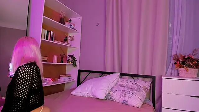 ErinBissonnette online show from 03/28/26, 07:02