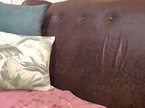 bustylaura4u online show from 11/29/25, 08:17