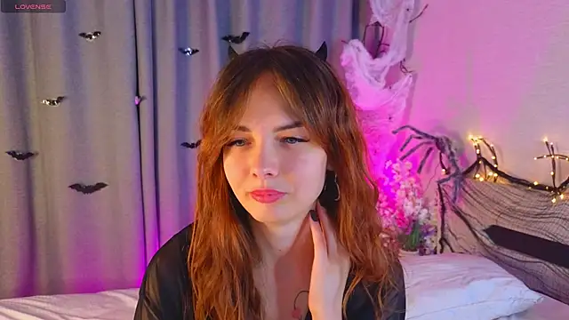 LisaDrake online show from 10/24/25, 08:16