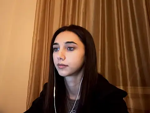 Snapshot of LinaMour chatting on 09/21/25, 11:17 LinaMour online show from 09/21/25, 11:17