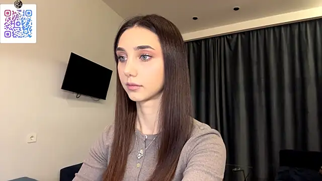 LinaMour online show from 12/21/25, 10:06