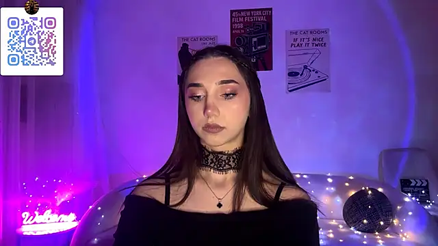 LinaMour online show from 04/14/26, 10:49