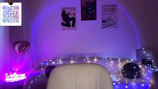 LinaMour online show from 04/21/26, 02:51