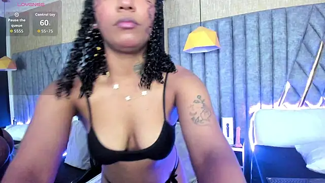 SkylerBloomm online show from 02/11/26, 03:55