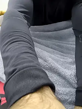 yazinyazin1 online show from 11/24/25, 09:47