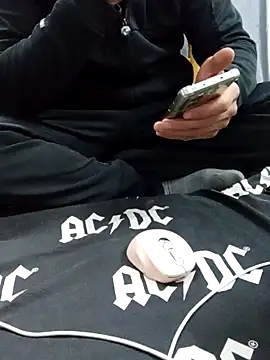 yazinyazin1 online show from 12/20/25, 06:26