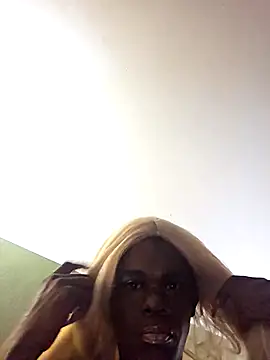 Cocoaversace302 online show from 10/21/25, 09:26