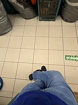 Snapshot of sisman31 chatting on 10/01/25, 10:38 sisman31 online show from 10/01/25, 10:38