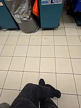 Snapshot of sisman31 chatting on 10/04/25, 10:19 sisman31 online show from 10/04/25, 10:19