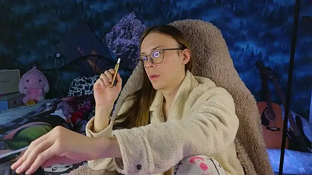 Snapshot of artass2 chatting on 10/29/25, 01:13 artass2 online show from 10/29/25, 01:13