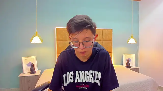 SantiagoRusso18 online show from 10/14/25, 09:04