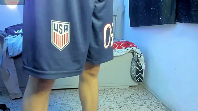 SantiagoRusso18 online show from 11/01/25, 07:38