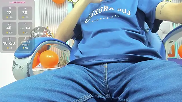 SantiagoRusso18 online show from 11/03/25, 06:31