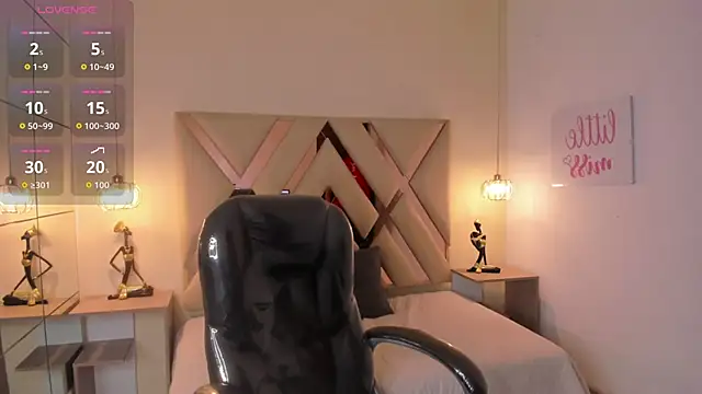 SantiagoRusso18 online show from 12/02/25, 08:04