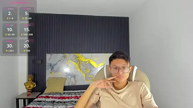 SantiagoRusso18 online show from 12/19/25, 12:56