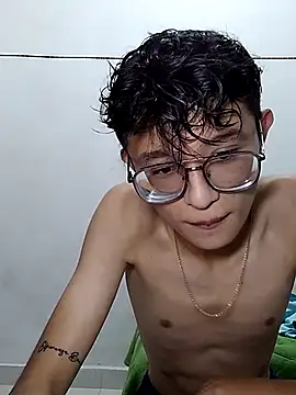 SantiagoRusso18 online show from 01/18/26, 09:07