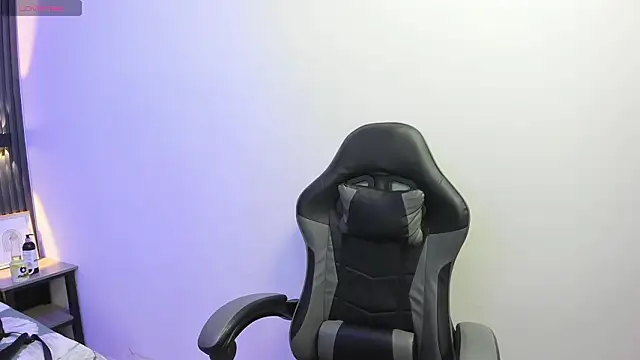 SantiagoRusso18 online show from 02/22/26, 08:07