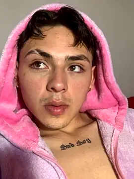 Vittorio 19 online show from 09/12/25, 07:52