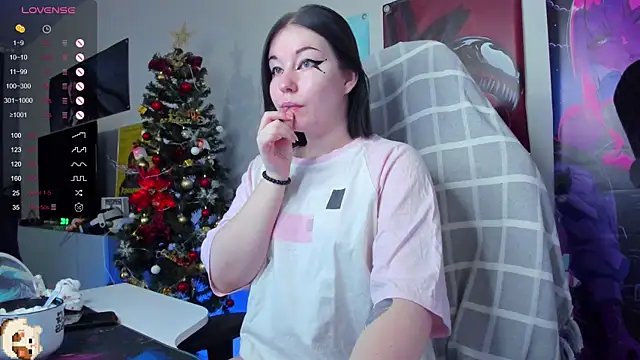 MargarettRose online show from 12/23/25, 03:15