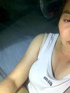 tuyetnhi-00 online show from 09/10/25, 03:12