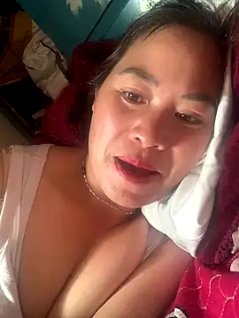 tuyetnhi-00 online show from 09/17/25, 05:09