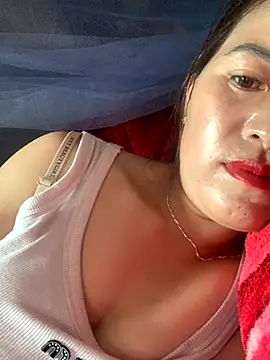 tuyetnhi-00 online show from 09/19/25, 01:51