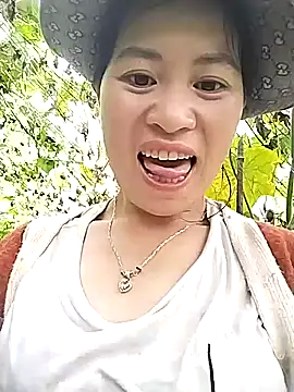 tuyetnhi-00 online show from 09/24/25, 02:26