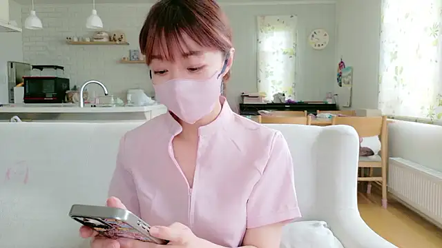 Snapshot of SUZU_1201 chatting on 06/17/26, 12:35 SUZU 1201 online show from 06/17/26, 12:35