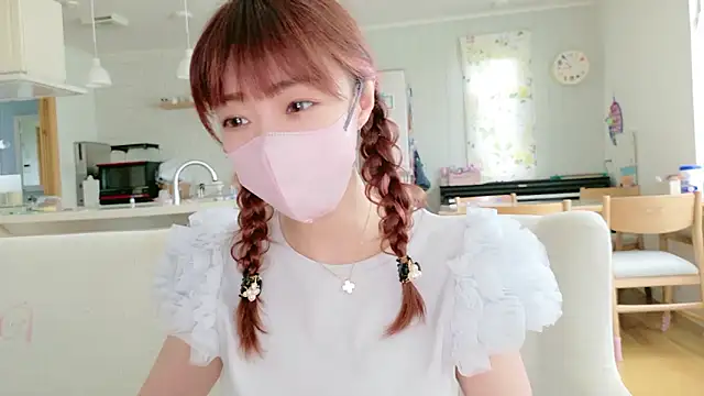 Snapshot of SUZU_1201 chatting on 07/20/26, 01:42 SUZU 1201 online show from 07/20/26, 01:42