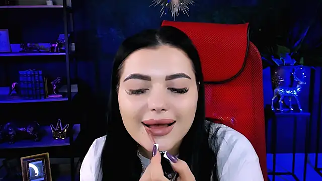 NaomiWilsons online show from 12/18/25, 08:42