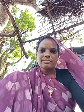 Snapshot of Hello_pinki chatting on 09/11/25, 03:28 Hello pinki online show from 09/11/25, 03:28