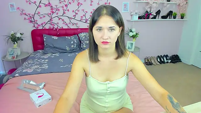 VivienSquare online show from 09/15/25, 06:35