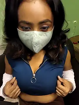 Snapshot of yours_sugar_babe chatting on 09/15/25, 01:11 yours sugar babe online show from 09/15/25, 01:11