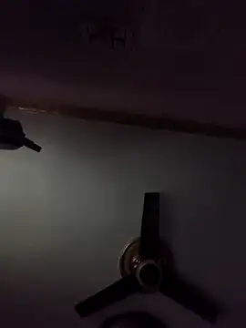 Snapshot of yours_sugar_babe chatting on 10/05/25, 11:30 yours sugar babe online show from 10/05/25, 11:30