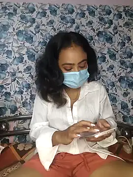 Snapshot of yours_sugar_babe chatting on 10/24/25, 10:33 yours sugar babe online show from 10/24/25, 10:33