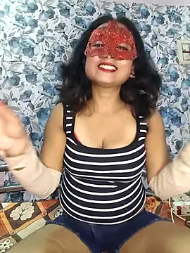 Snapshot of yours_sugar_babe chatting on 10/31/25, 11:00 yours sugar babe online show from 10/31/25, 11:00