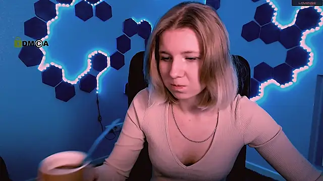 gloria bubble online show from 11/22/25, 10:47