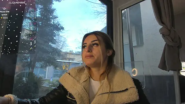 Ella Vee online show from 01/10/26, 06:48