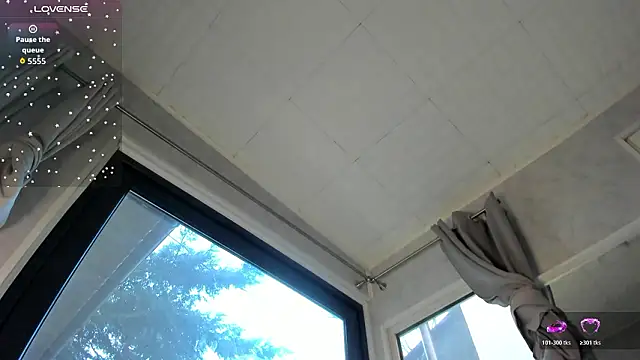 Ella Vee online show from 03/04/26, 05:46