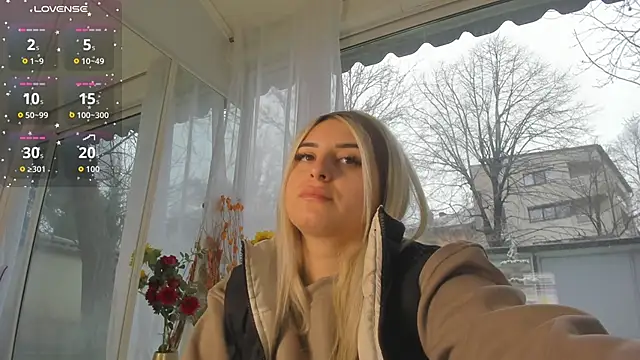 Ella Vee online show from 04/03/26, 05:16